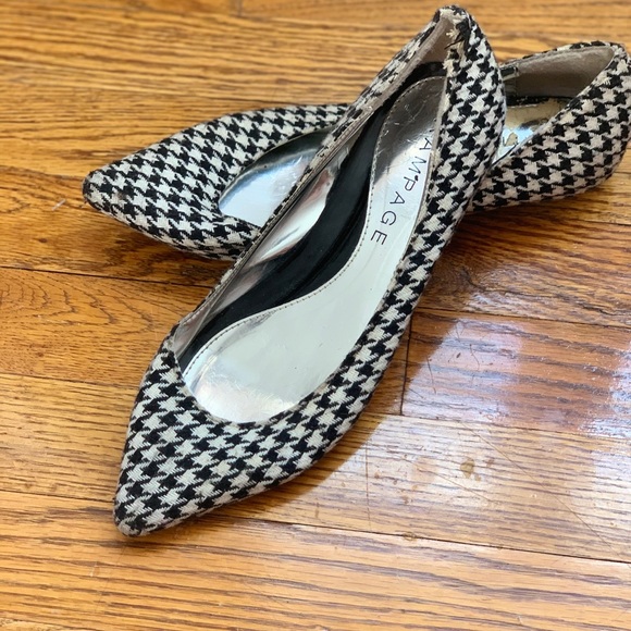 Houndstooth Fashion Flats with 1.5in Oval Heal - Picture 3 of 4